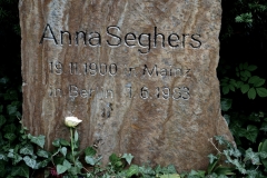 Dorotheenstädtischer Friedhof: Anna Seghers
