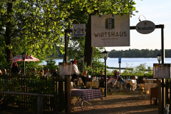 Wirtshaus-zur-Pfaueninsel
