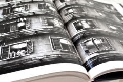 Sebastiao-Salgado-Exodus-Fassade