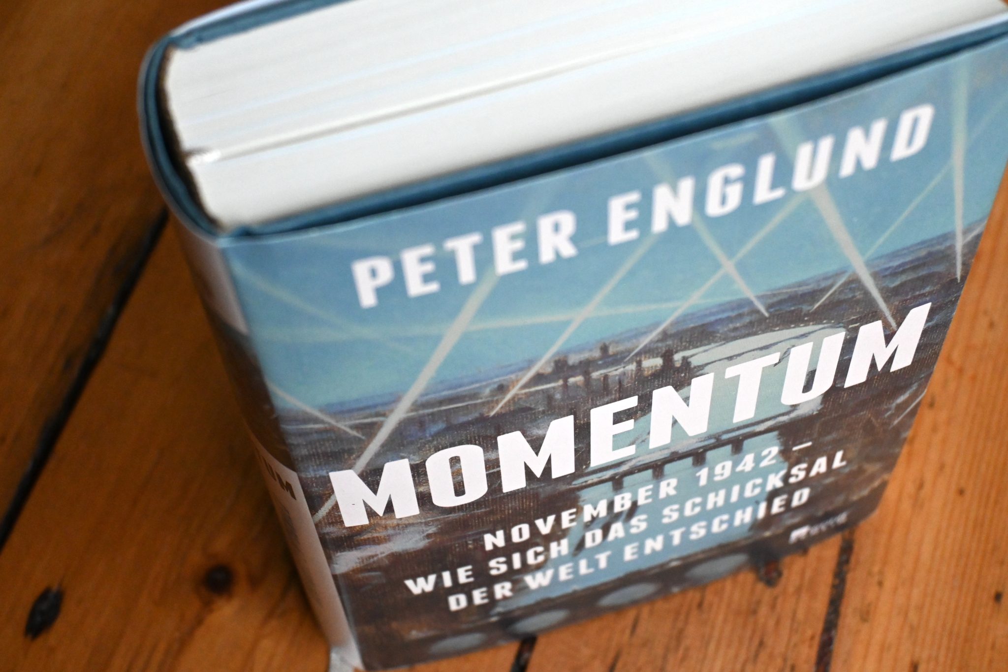 Peter Englund Momentum Kaffeehaussitzer