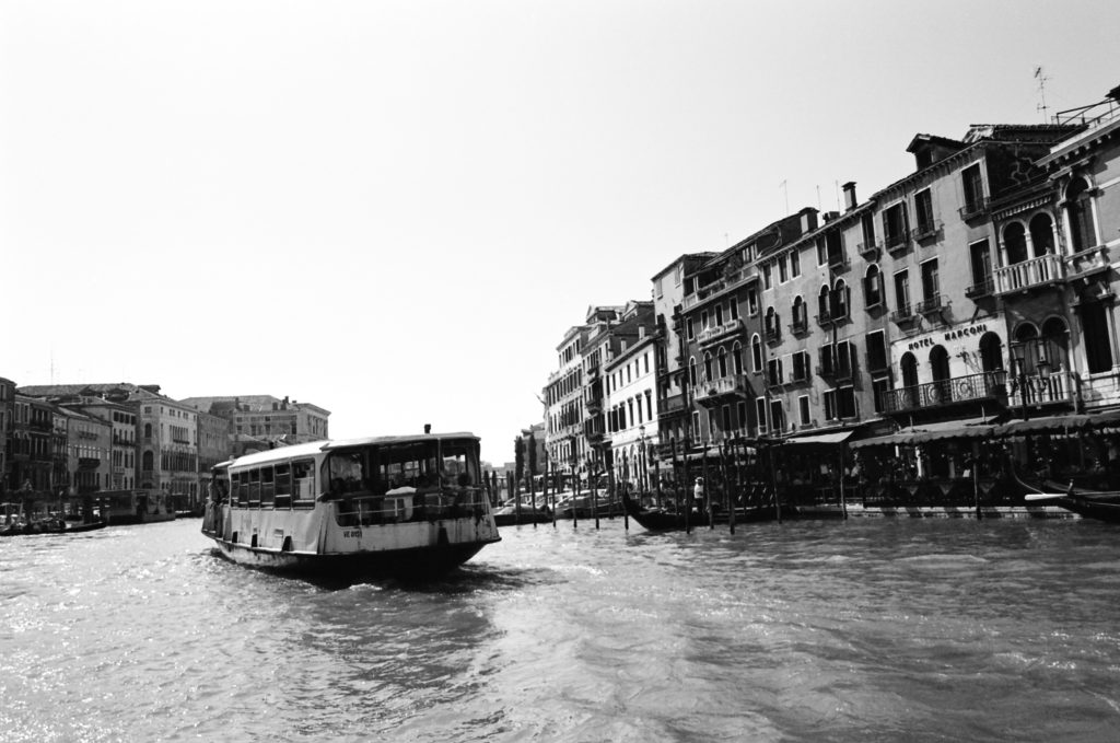 Venedig: Nahverkehr auf dem Wasser