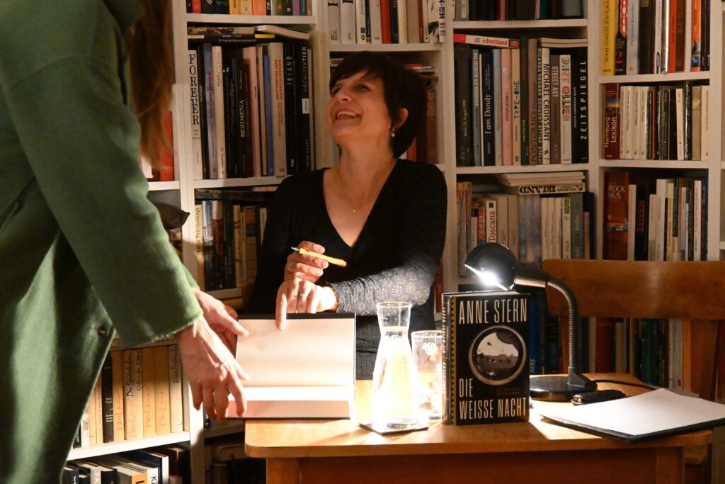 Leipziger Wohnzimmerlesung | Anne Stern: Die weisse Nacht